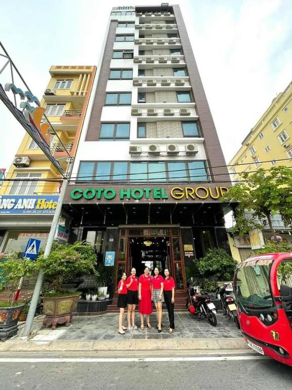 coto-hotel-group-1.jpg (132 KB)